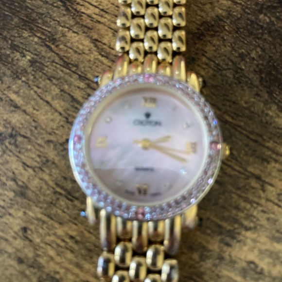 Croton ladies goldtone quartz watch - Picture 2 of 5